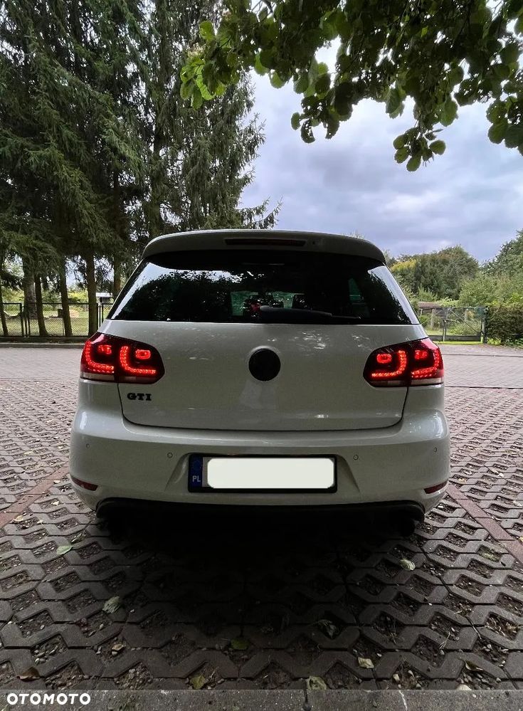 Volkswagen Golf VI 2.0 TSI GTI - 13