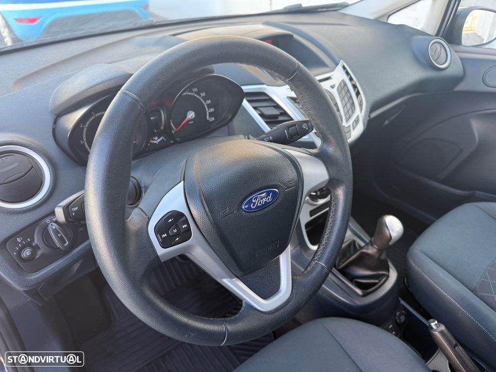 Ford Fiesta 1.25 Techno - 10