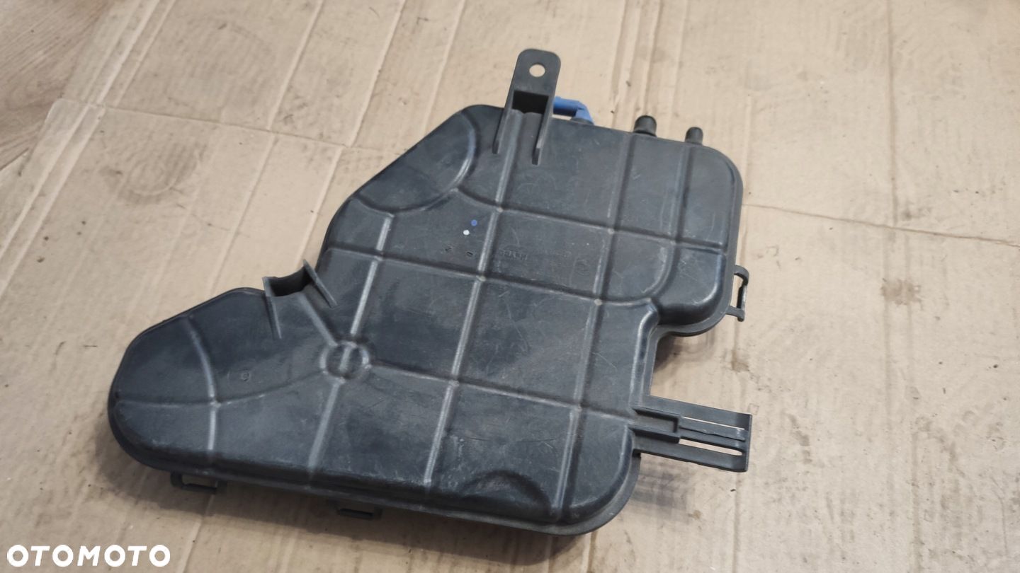 EU ZBIORNICZEK WYRÓWNAWCZY BMW 5.0 F01 F10 F06 F12 - 1