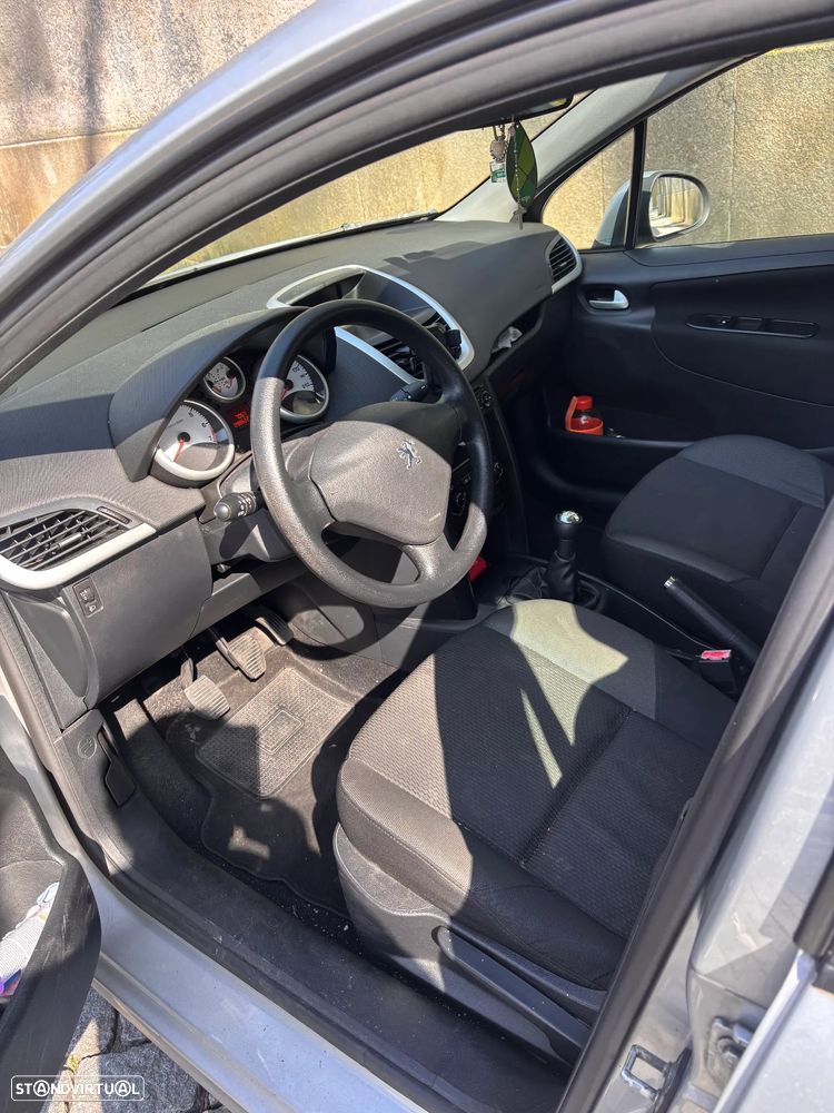 Peugeot 207 SW 1.4 Trendy - 11