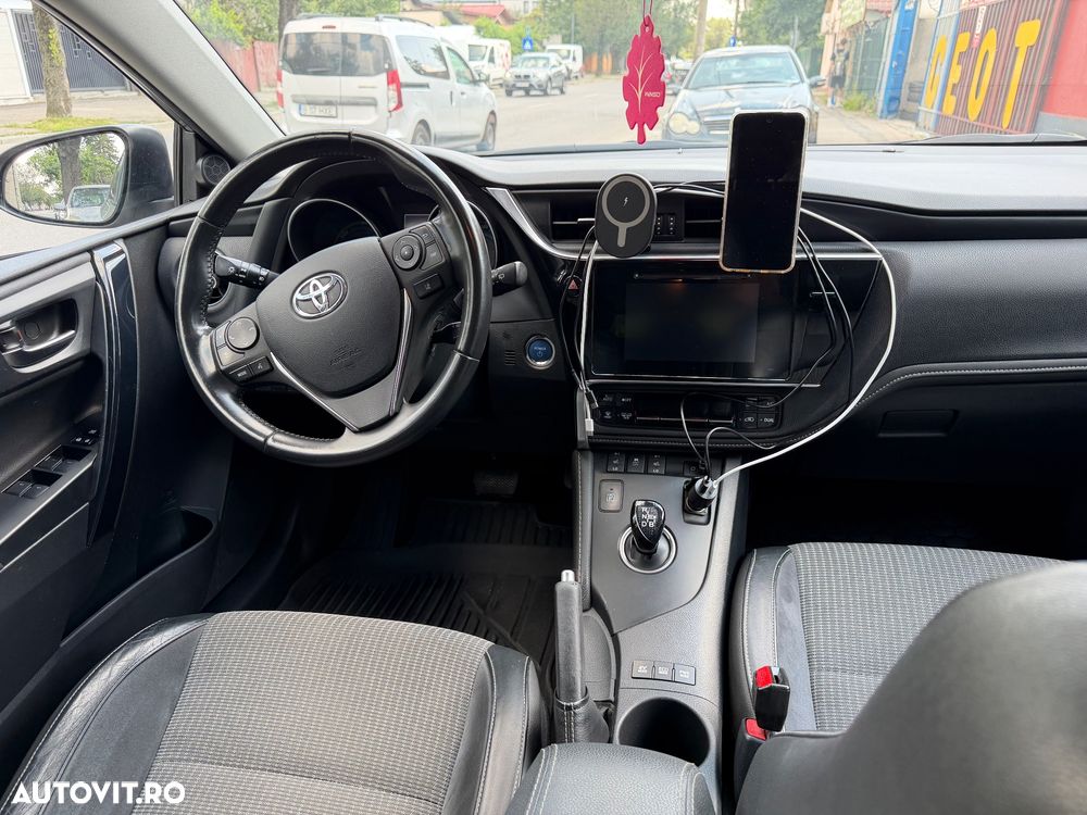 Toyota Auris 1.8 L VVT-i Sol + - 2