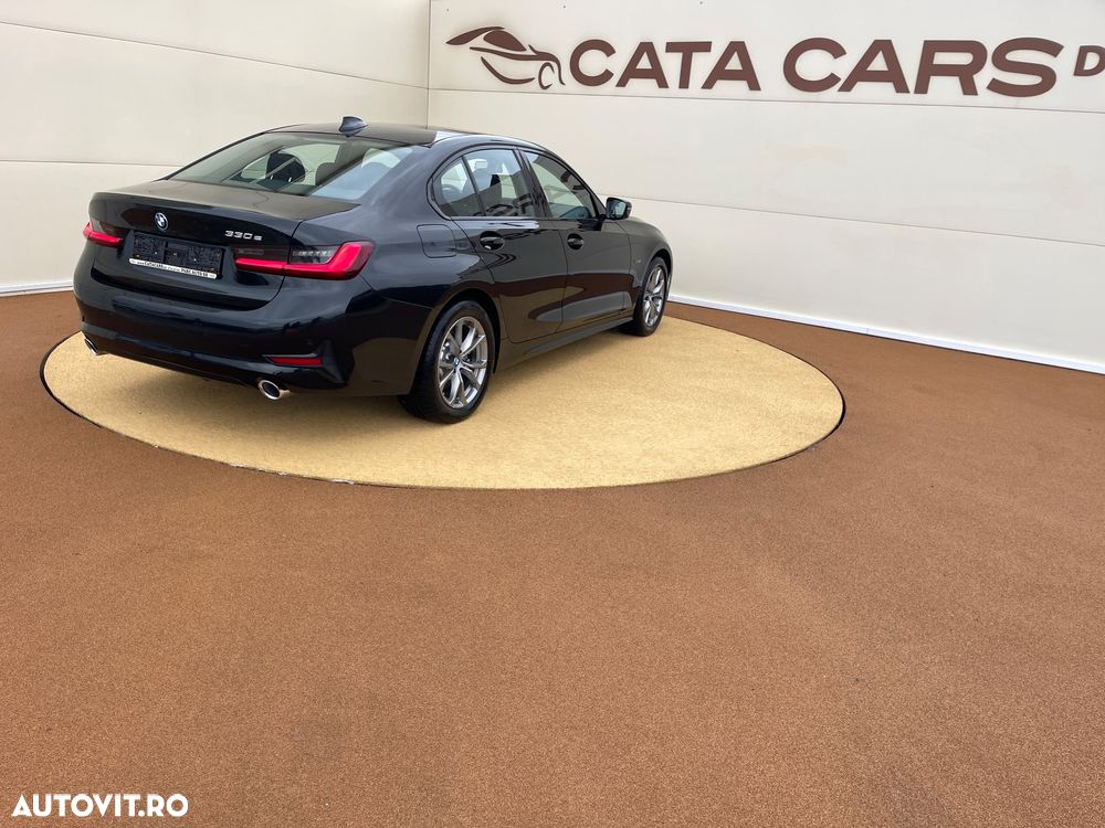 BMW Seria 3 330e Aut. Sport Line - 13