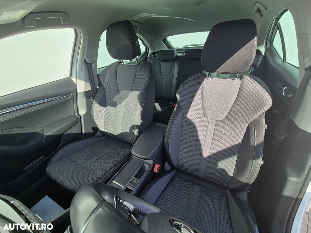 Skoda Octavia 2.0 TDI DSG Style - 10