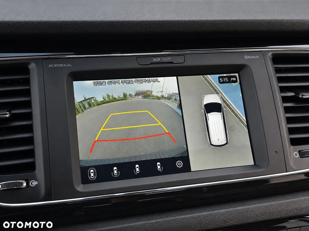 Kia Carnival - 12