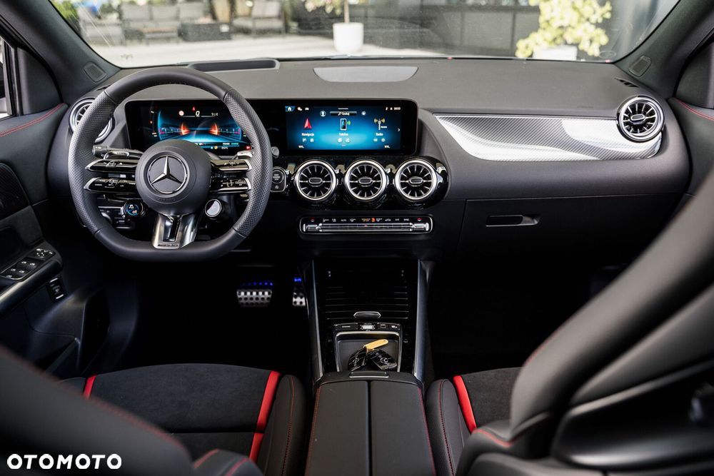 Mercedes-Benz GLA - 23