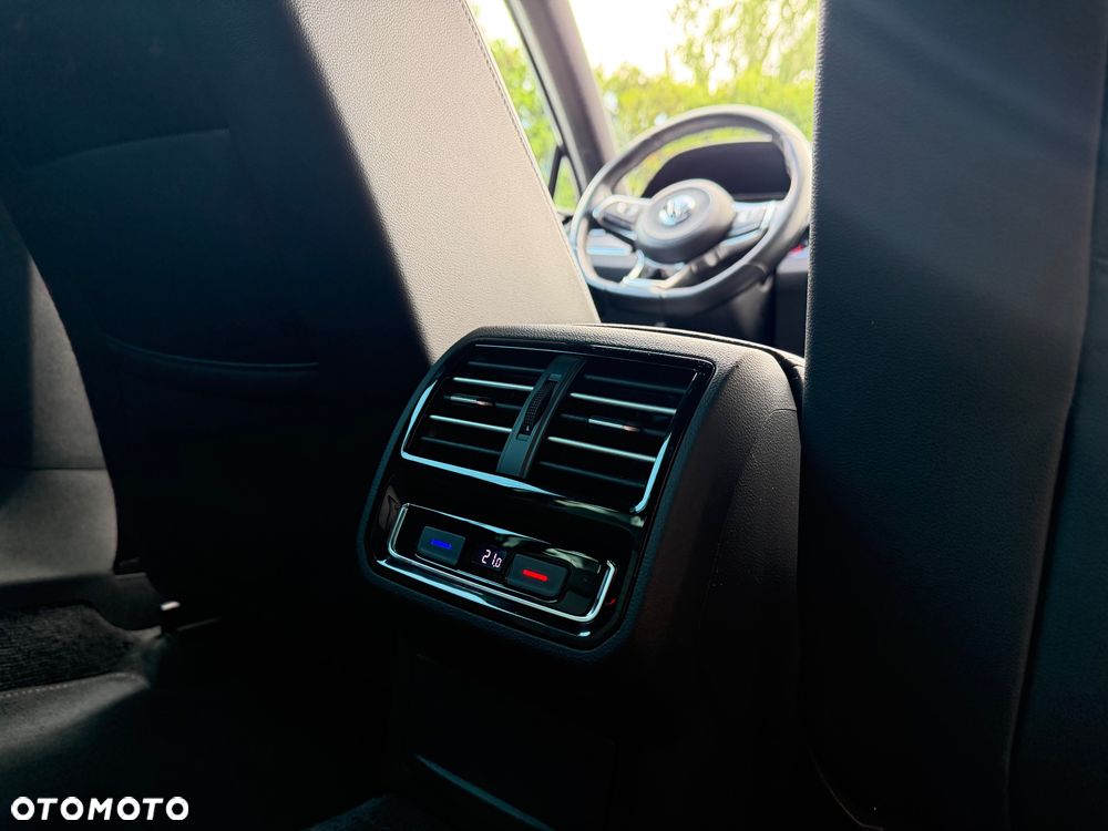 Volkswagen Passat - 38