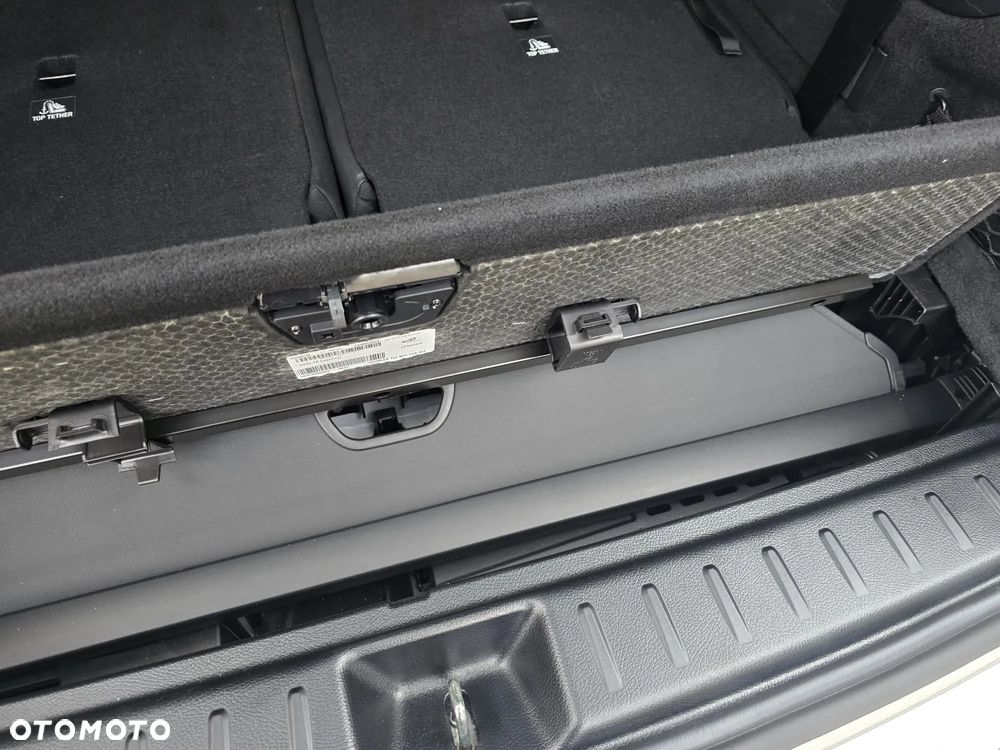 Mercedes-Benz GLB 250 Progressive 8G-DCT - 20