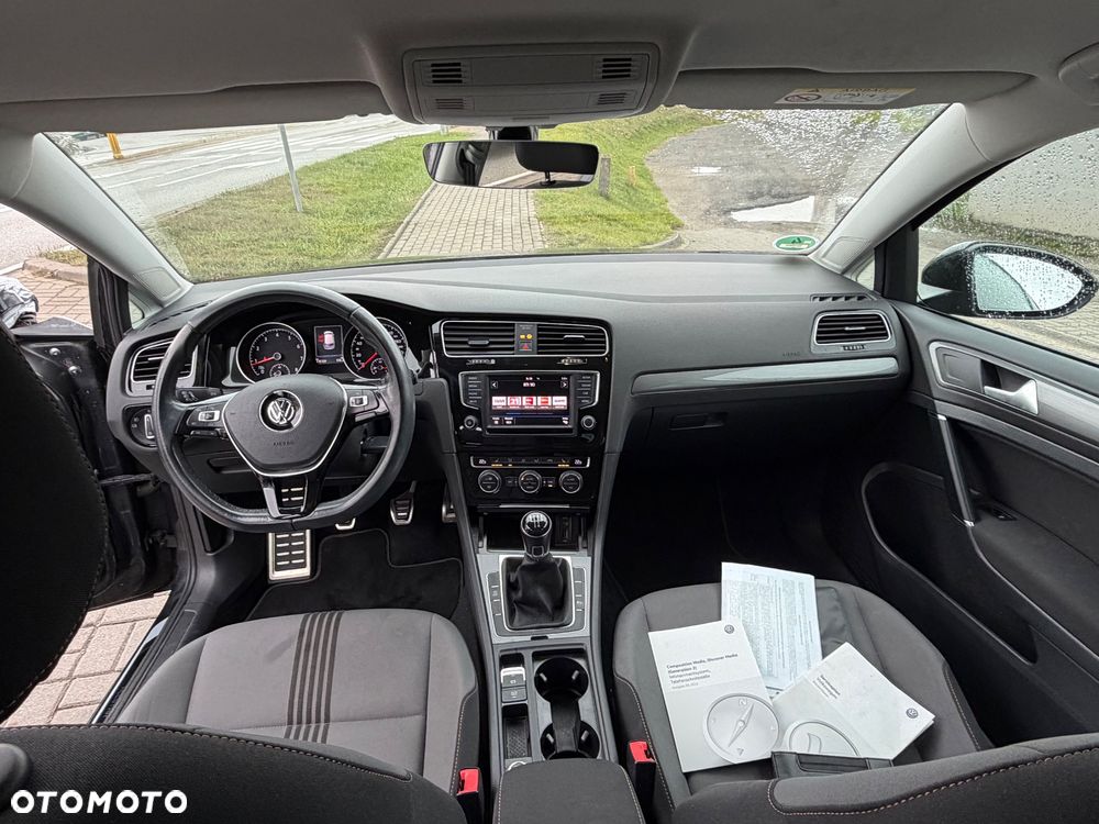 Volkswagen Golf - 17