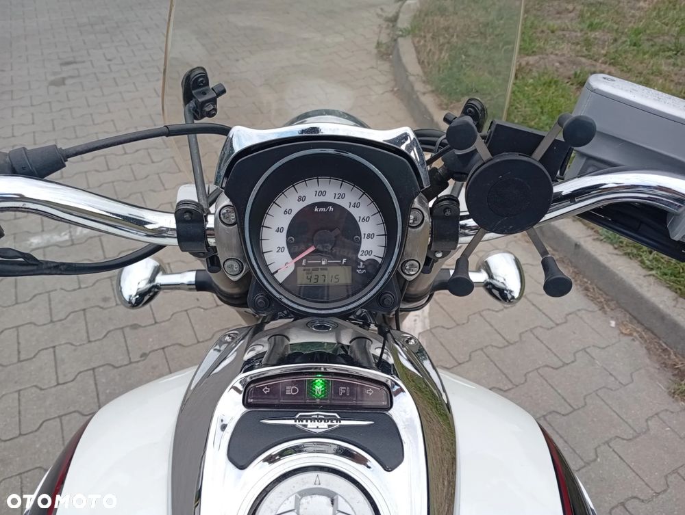 Suzuki Intruder - 7