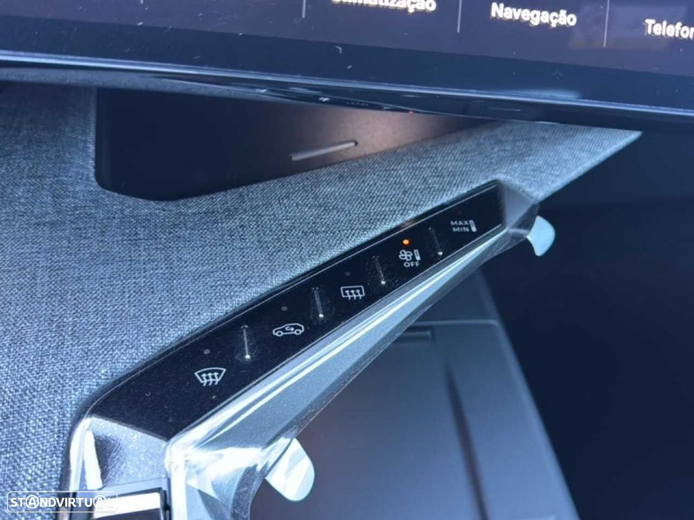Peugeot E-3008 73 kWh Dual Motor Launch Edition - 22