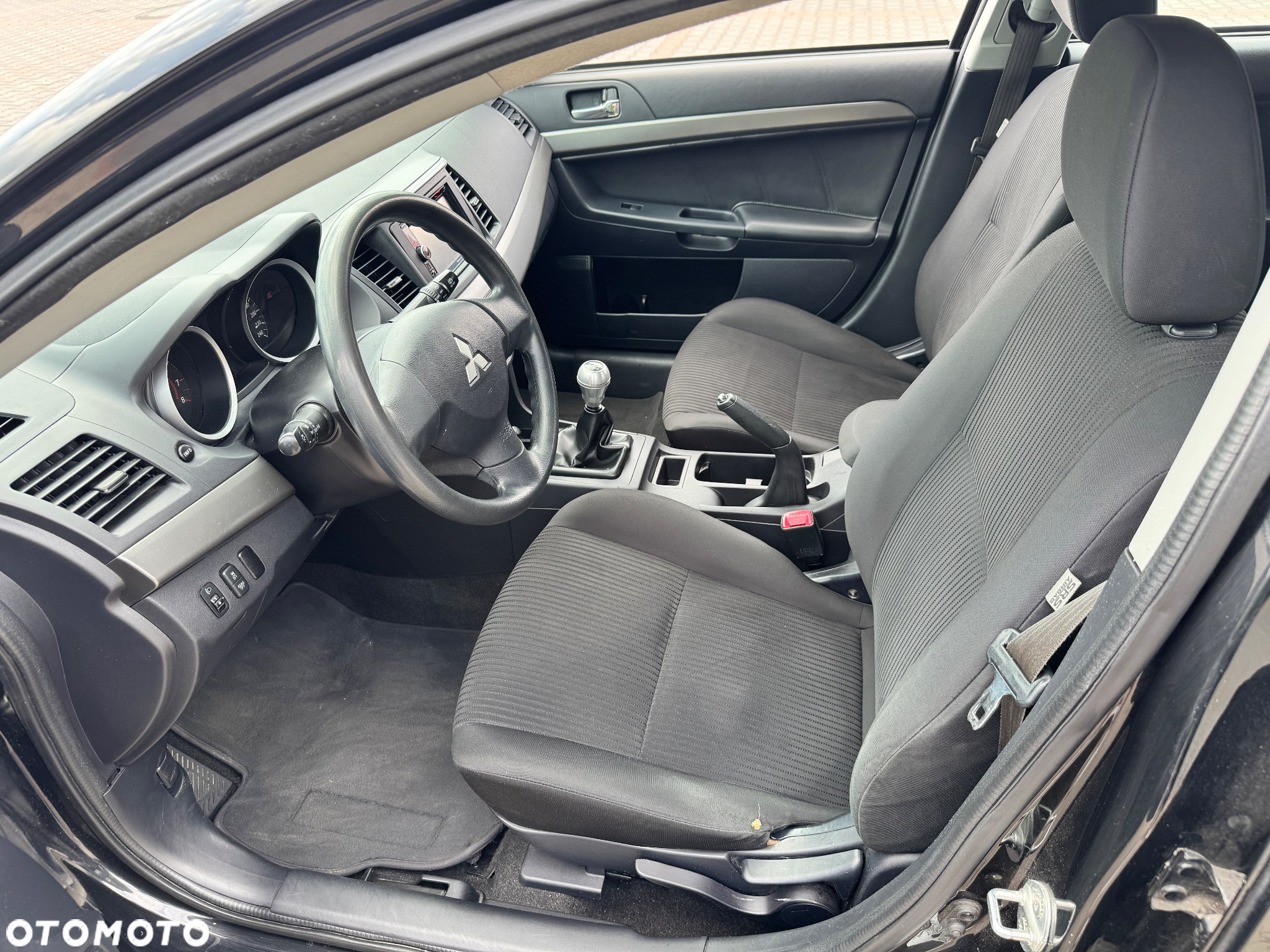 Mitsubishi Lancer 1.6 - 9