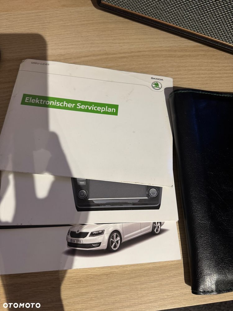 Skoda Octavia 2.0 TDI DSG RS - 21