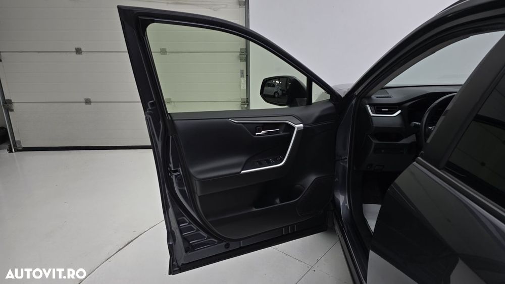 Toyota RAV4 - 10