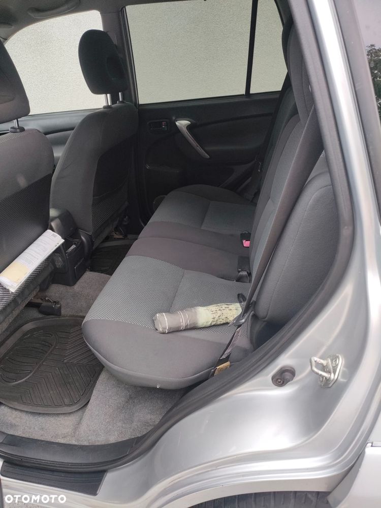 Toyota RAV4 2.0 D-4D 4x4 - 9
