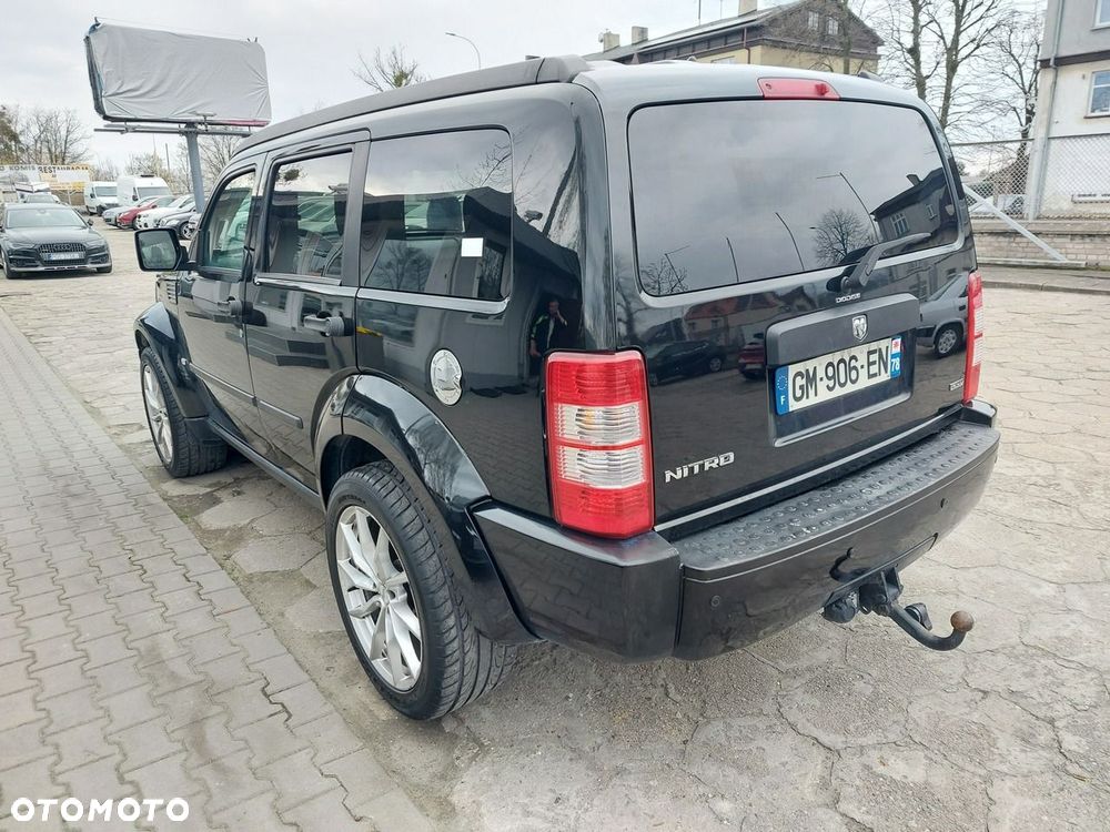 Dodge Nitro - 8