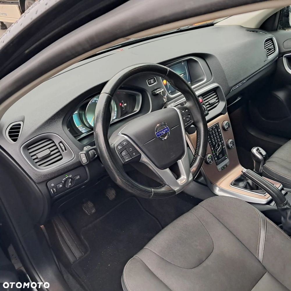 Volvo V40 D2 - 14