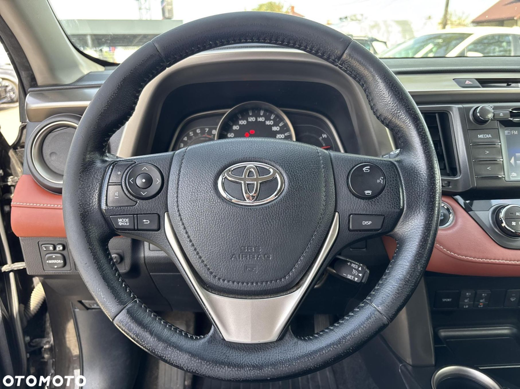 Toyota RAV4 - 10
