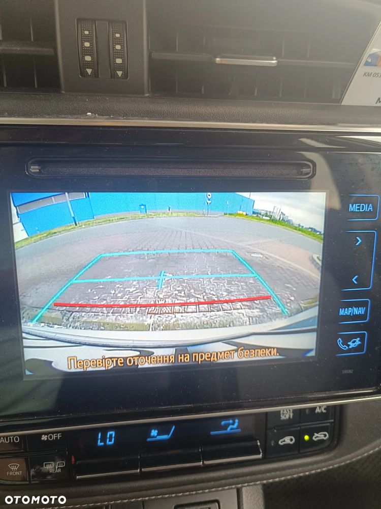 Toyota Auris Hybrid 135 Selection - 12