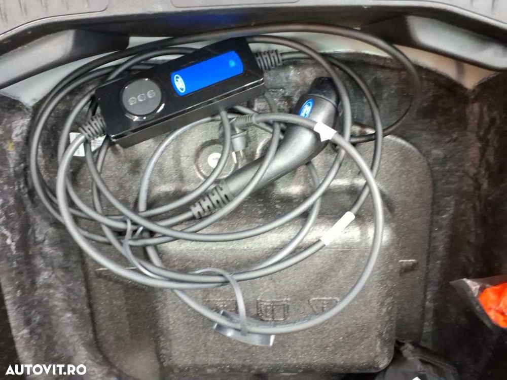 Ford Kuga 2.5 Duratec PHEV TITANIUM X - 24