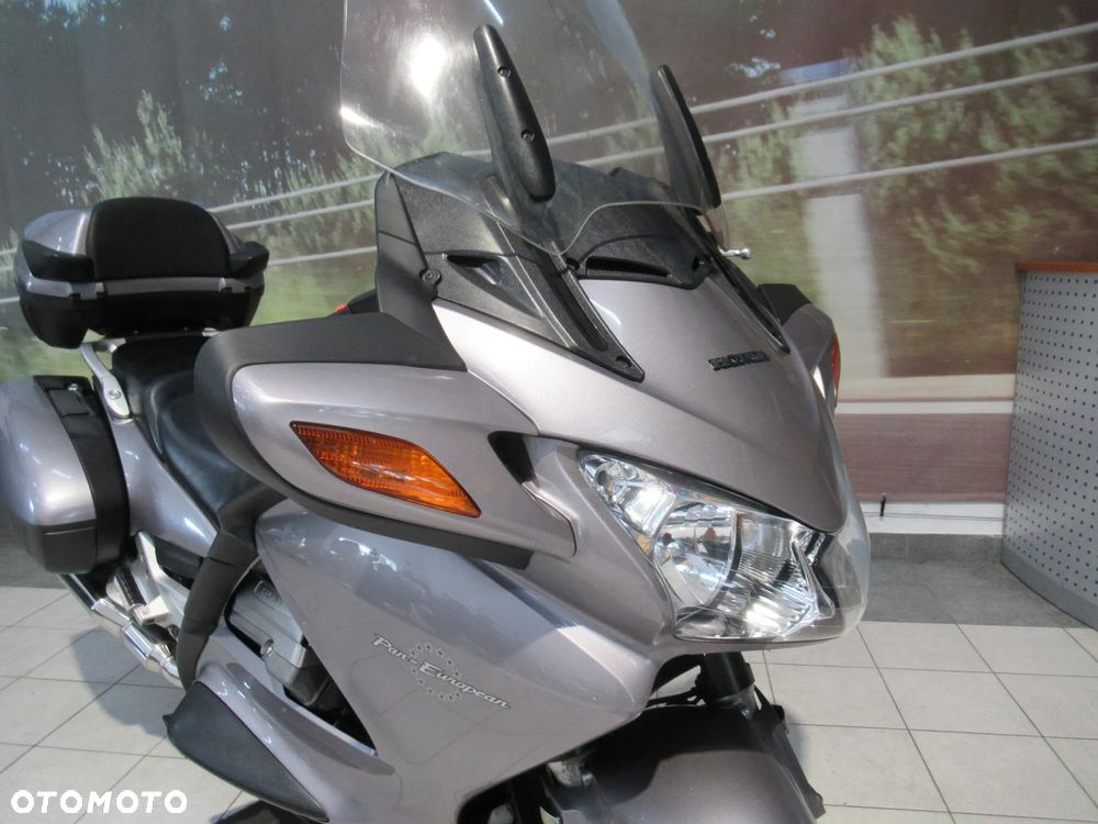Honda ST - 21