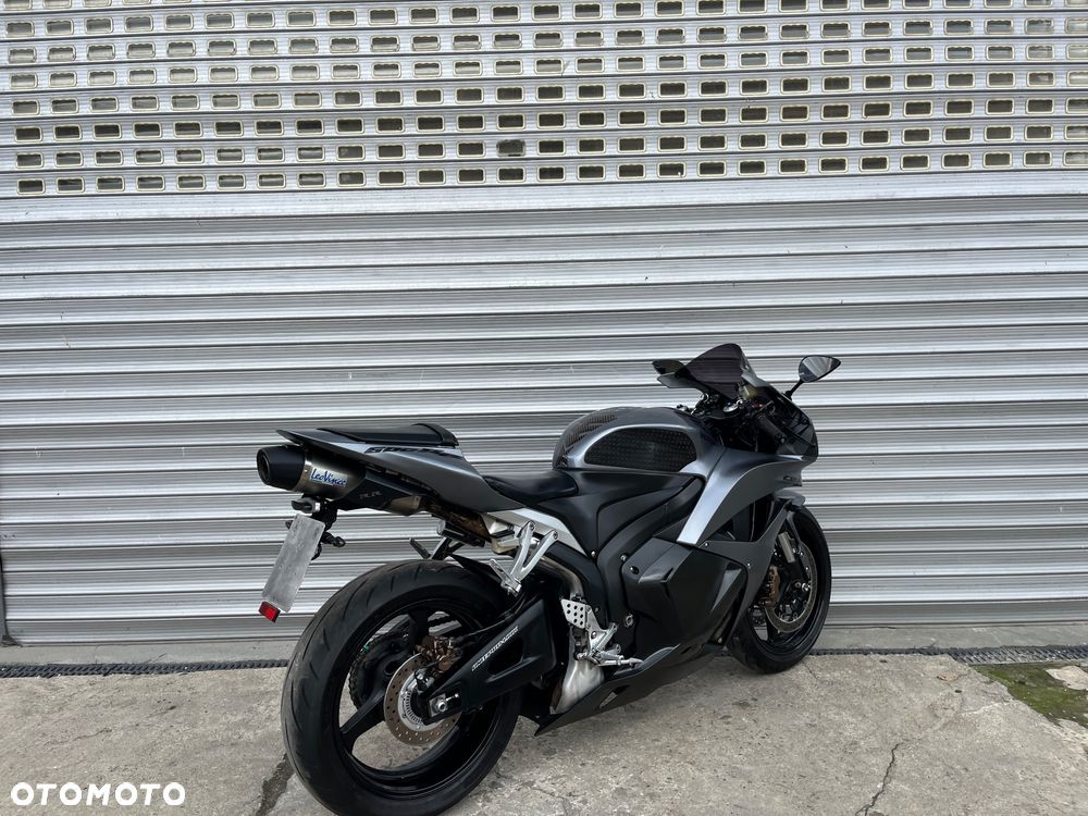 Honda CBR - 37