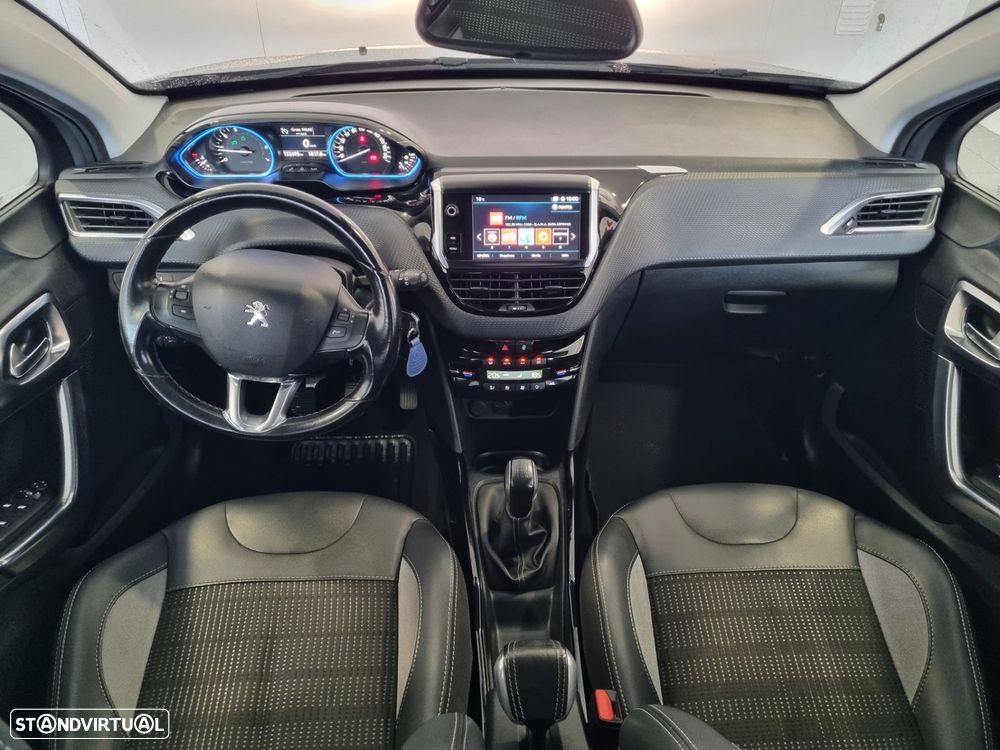 Peugeot 2008 1.2 PureTech Allure - 8