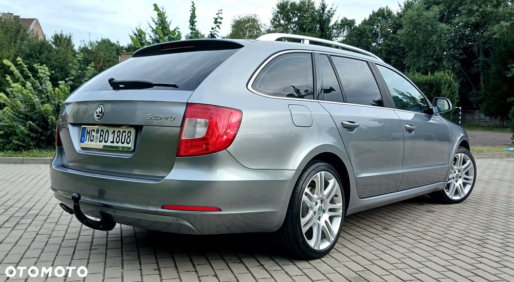 Skoda Superb 2.0 TDI DSG Ambition - 19