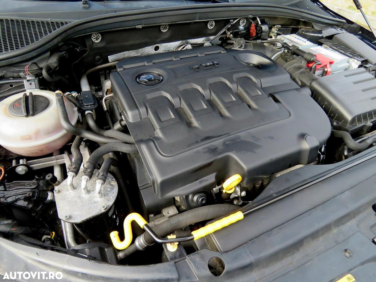 Skoda Octavia 2.0 TDI RS DSG - 5