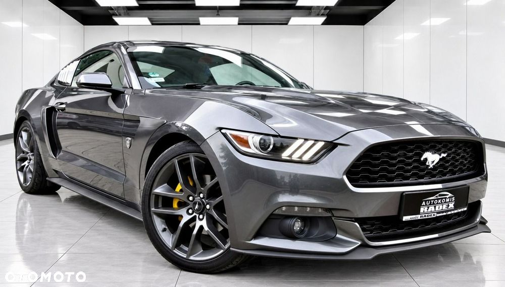 Ford Mustang - 32