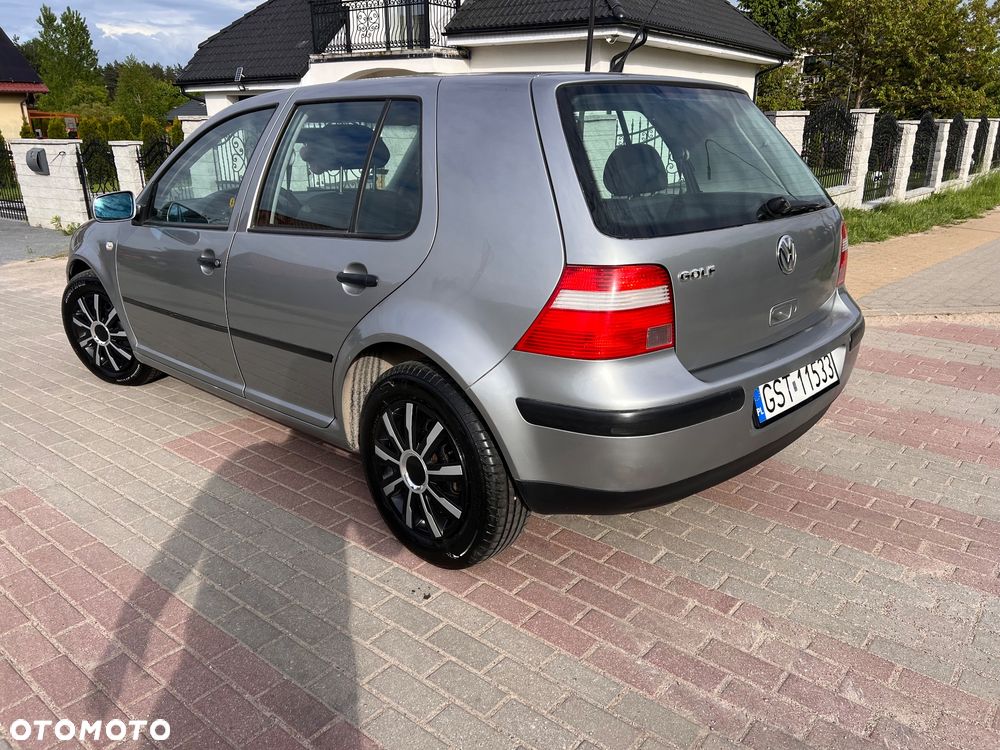 Volkswagen Golf - 4
