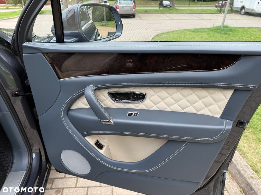 Bentley Bentayga W12 - 31