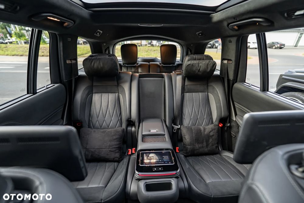 Mercedes-Benz GLS - 38