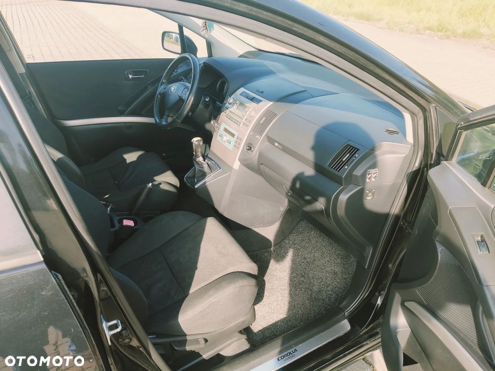 Toyota Corolla Verso 2.0 D-4D - 8