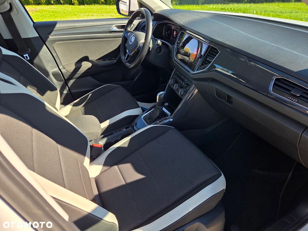 Volkswagen T-Roc - 12