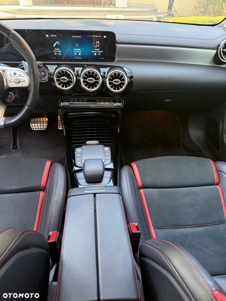 Mercedes-Benz CLA - 23