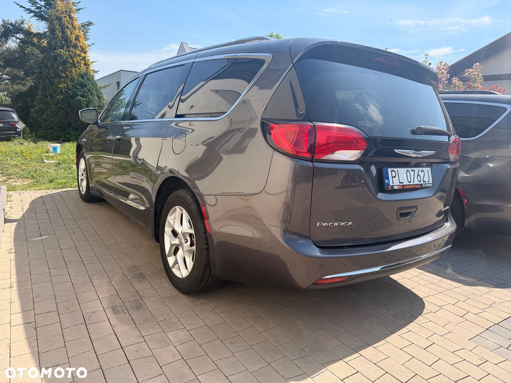 Chrysler Pacifica - 6
