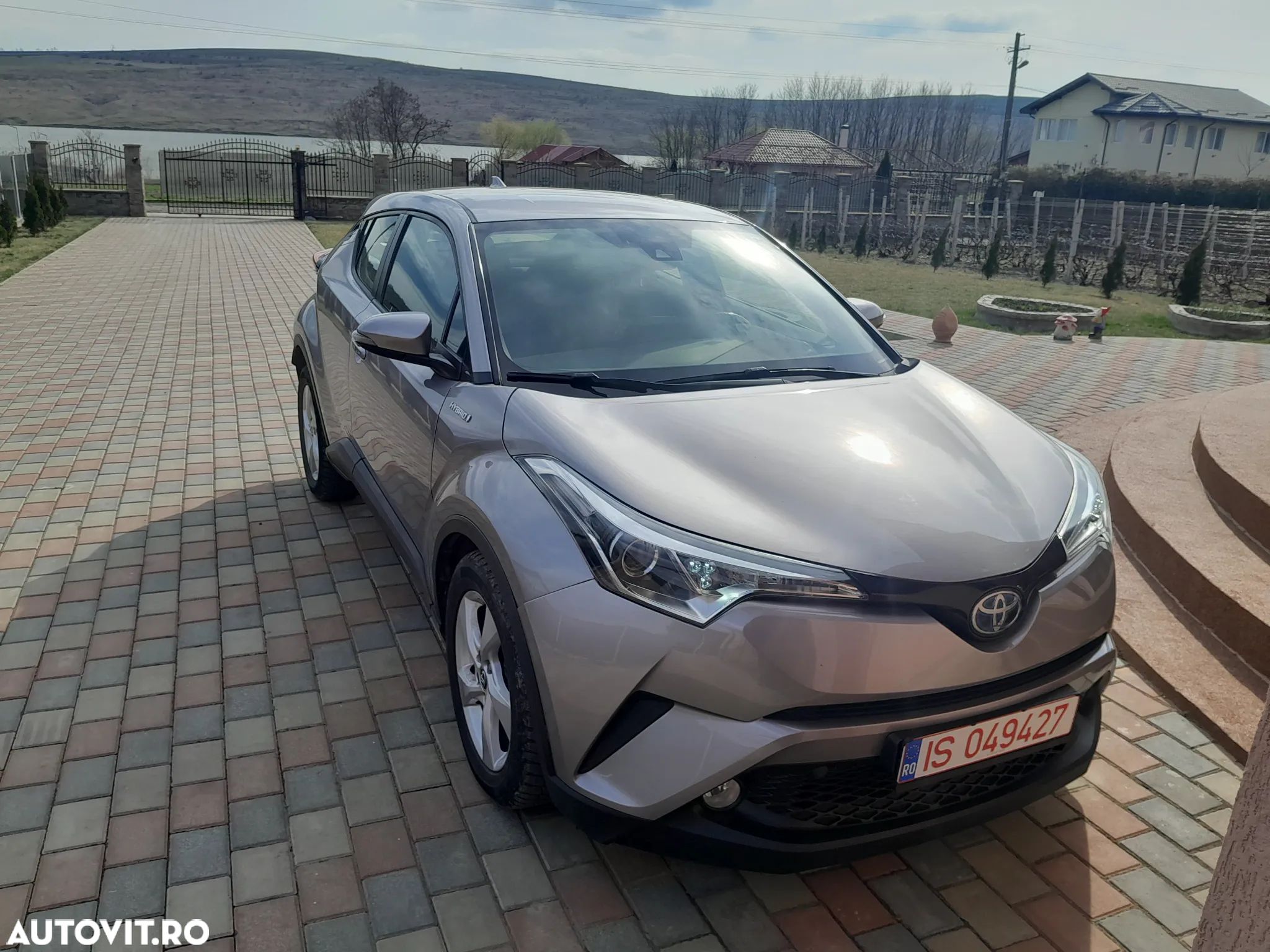 Toyota C-HR ver-hybrid-business--edition - 1