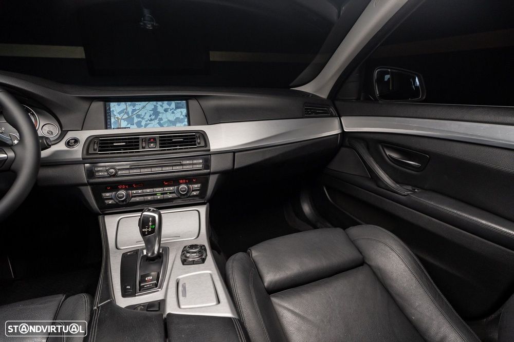 BMW 520 d Auto - 14