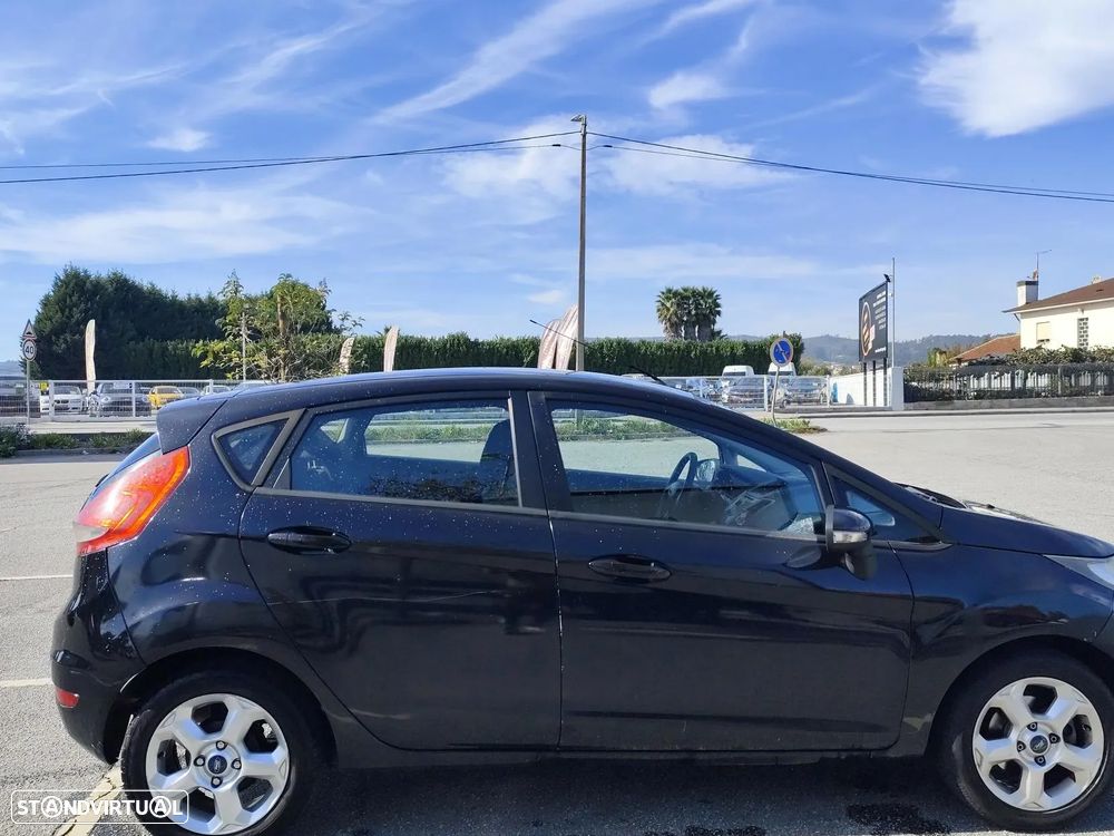 Ford Fiesta 2009 photo 2
