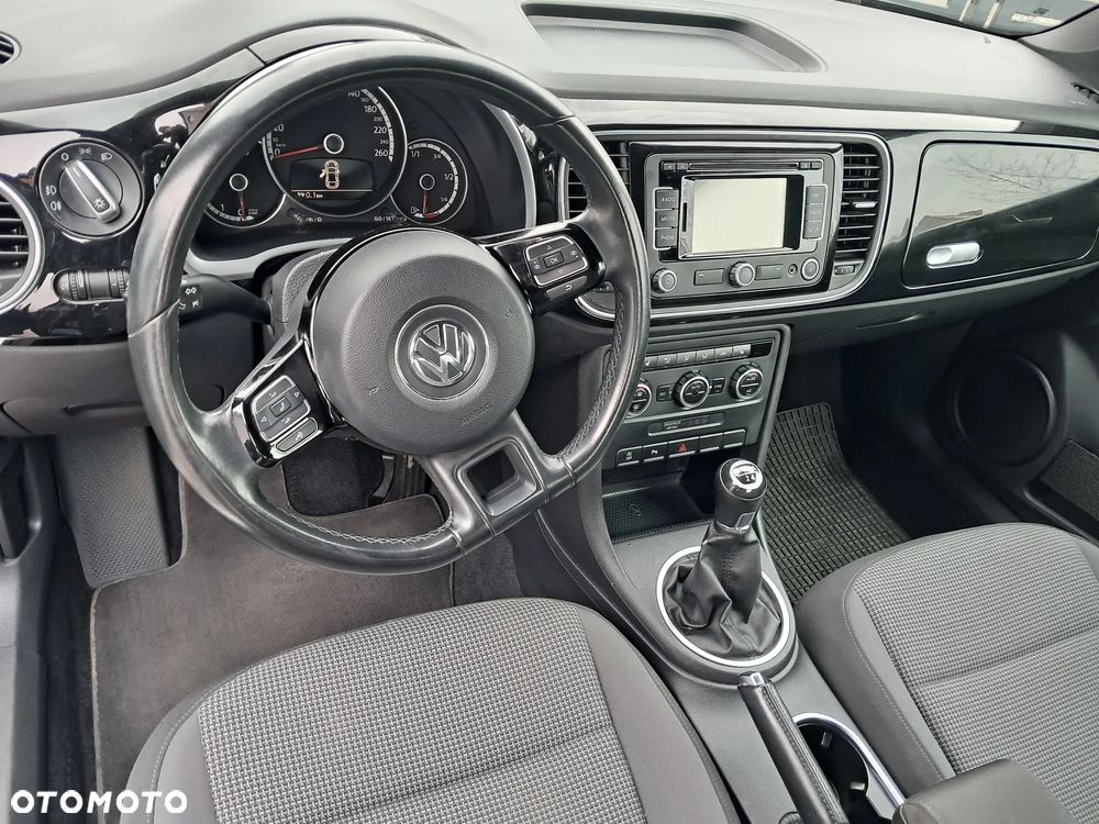 Volkswagen Beetle 1.6 TDI DPF Blue Motion Technologie Design - 8