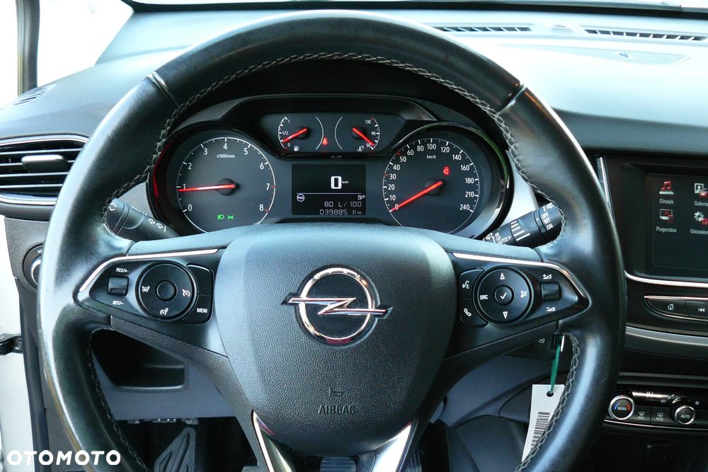 Opel Crossland X 1.2 T Design Line S&S - 18