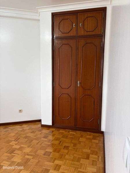 T1 Renovado e Mobilado | Último Piso com Elevador | 750€/mês - Grande imagem: 4/12