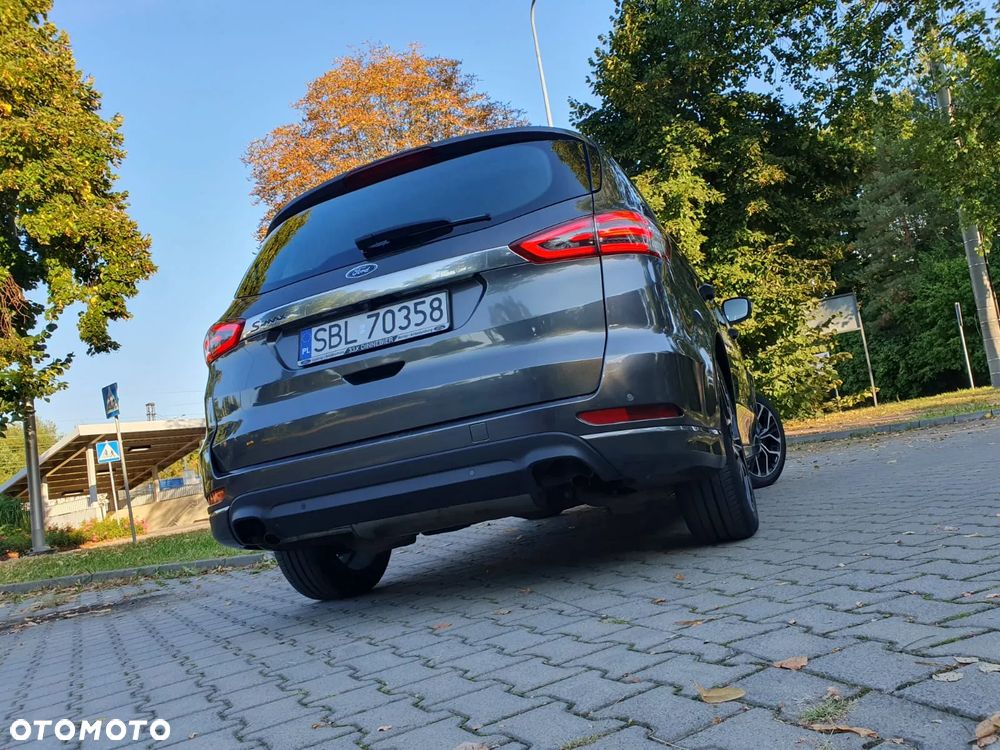Ford S-Max - 34