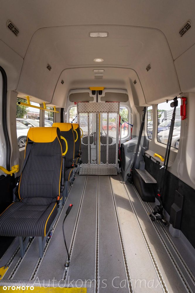 Ford Transit - 25