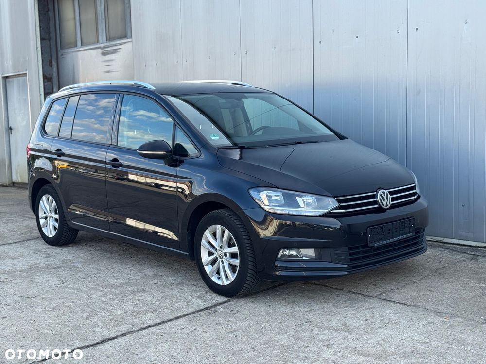 Volkswagen Touran - 11