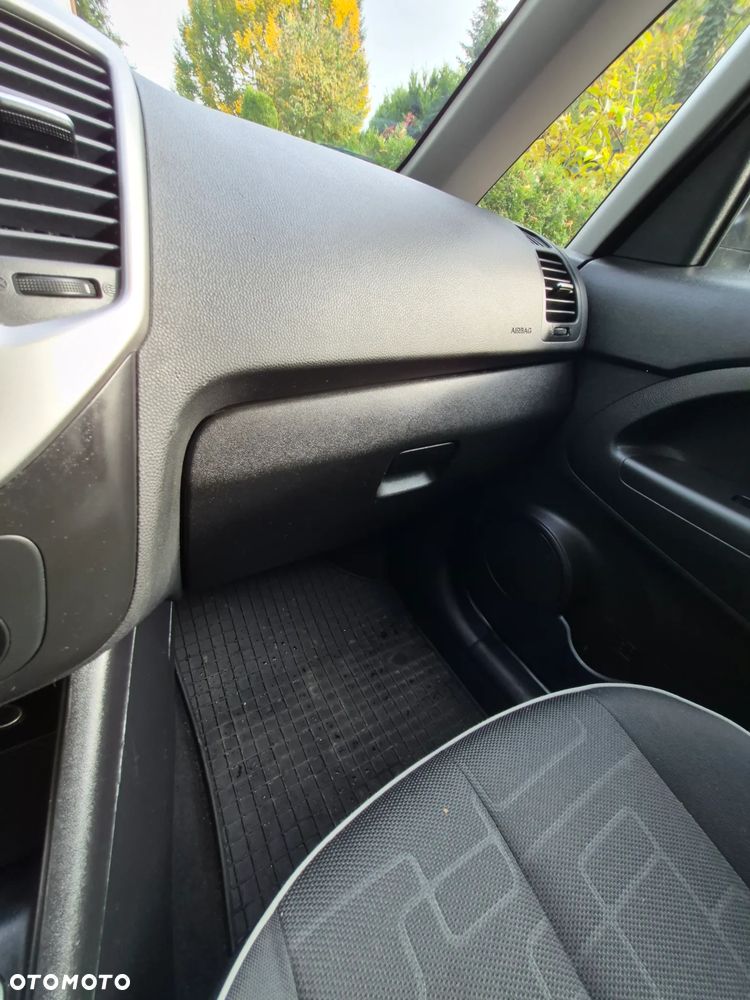 Kia Venga - 14