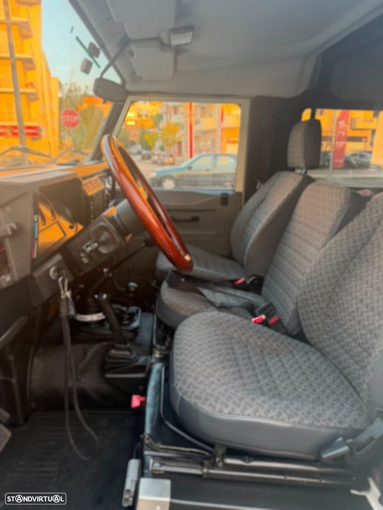 Land Rover Defender 90 2.5 TD5 Metal Top - 3