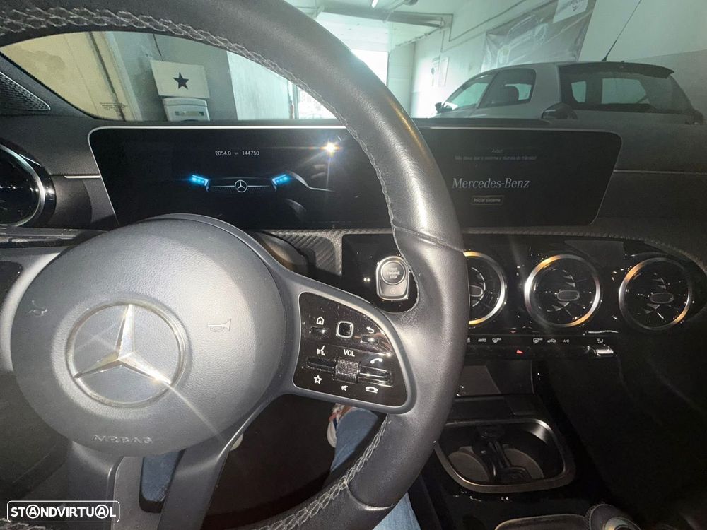 Mercedes-Benz A 180 d Style Plus - 4