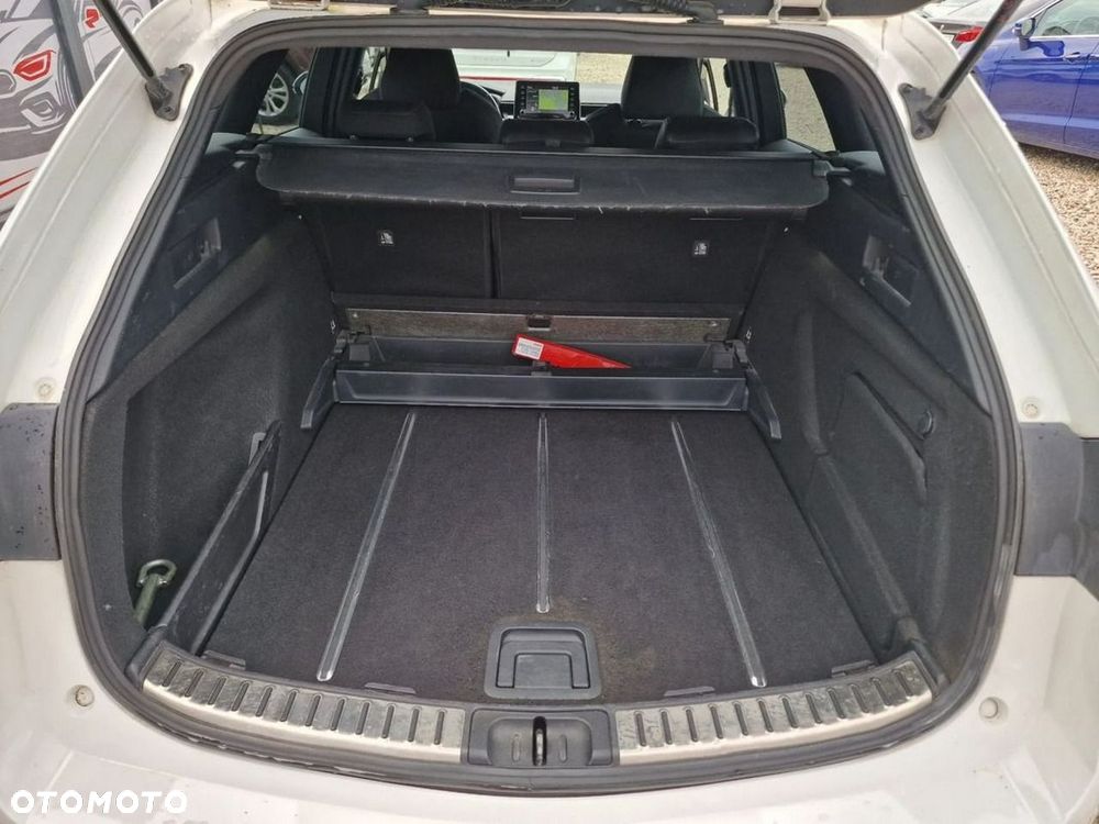 Toyota Corolla 1.8 Hybrid Comfort - 30