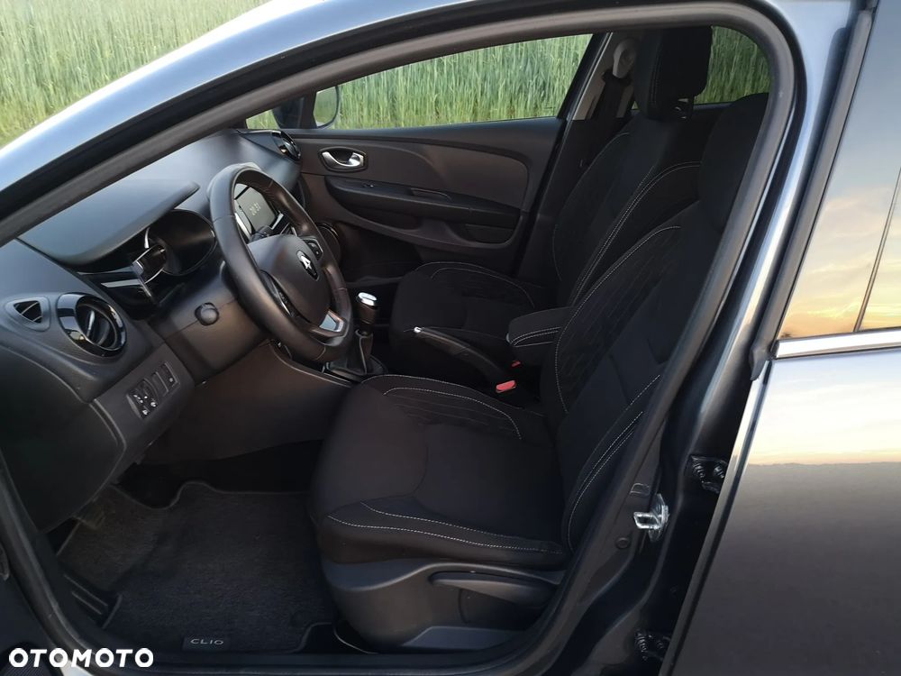 Renault Clio TCe 90 Luxe - 24